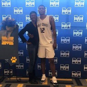 Meet your Posher, Johnathan